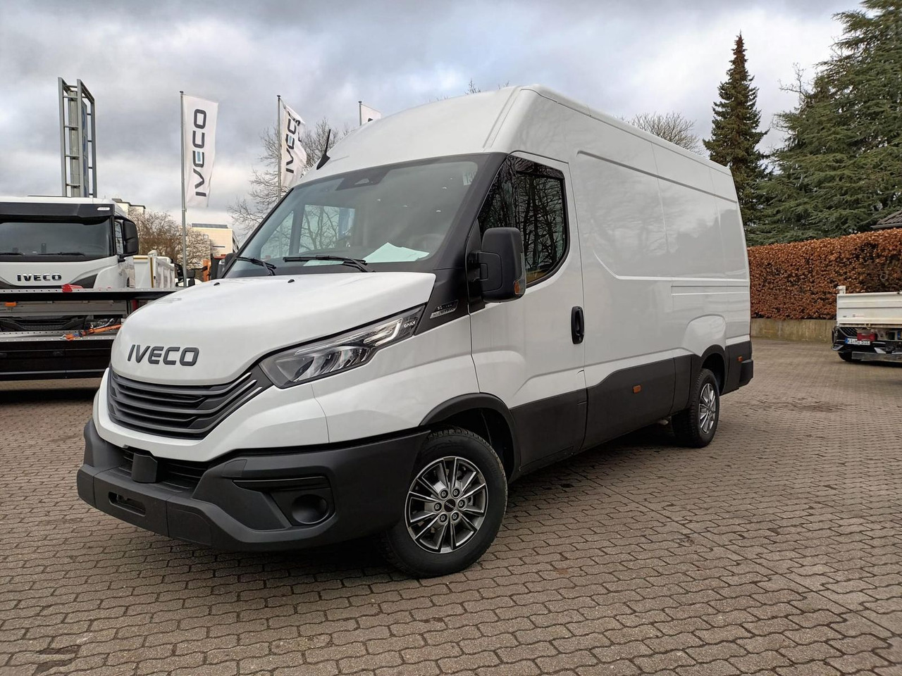Iveco Daily 35S16A8 V 3520L - ab 0% Finanzieren - כלי רכב מסחרי עם לוח: תמונה 1 Iveco Daily 35S16A8 V 3520L - ab 0% Finanzieren - כלי רכב מסחרי עם לוח: תמונה 1