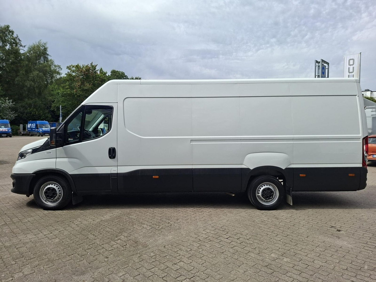 Iveco Daily 35S16A8V KLIMA*RADIO* - כלי רכב מסחרי עם לוח: תמונה 2 Iveco Daily 35S16A8V KLIMA*RADIO* - כלי רכב מסחרי עם לוח: תמונה 2