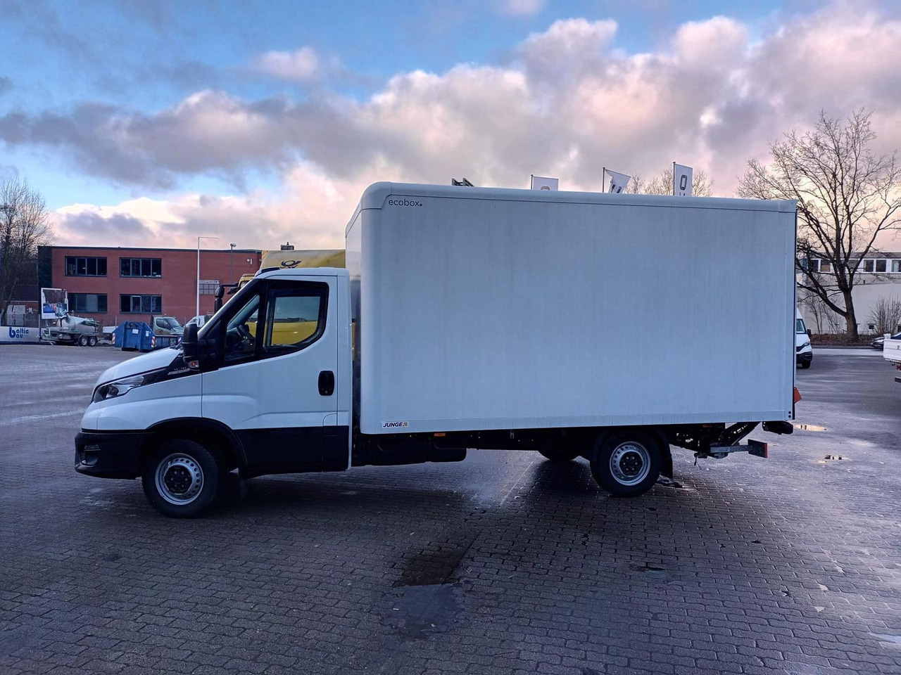 Iveco Daily 35S16HA8 Koffer LBW - ab 0% Finanzieren - כלי רכב מסחרי עם תיבה: תמונה 2 Iveco Daily 35S16HA8 Koffer LBW - ab 0% Finanzieren - כלי רכב מסחרי עם תיבה: תמונה 2
