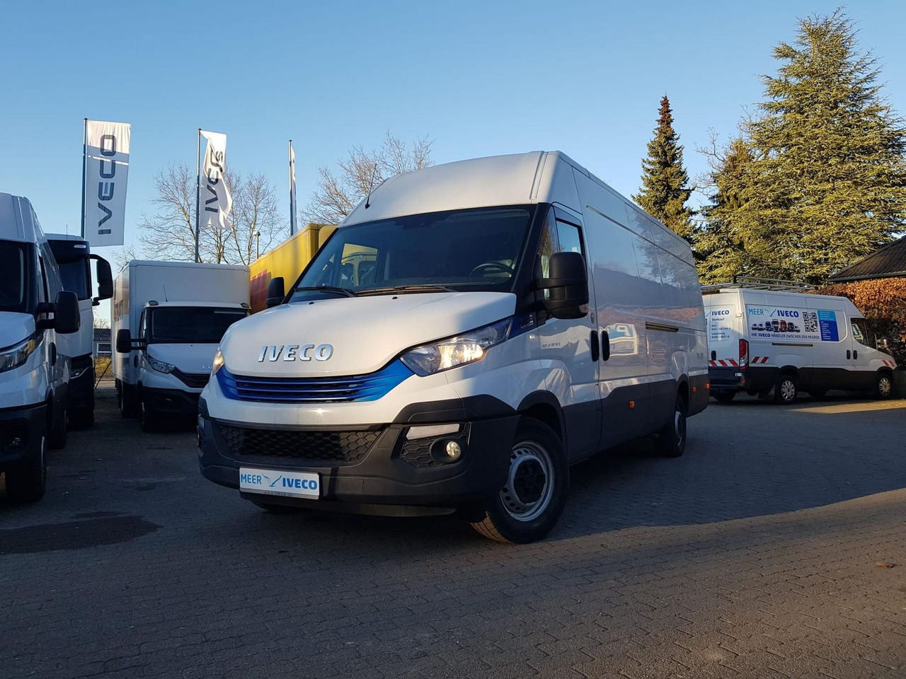 Iveco Daily 35S16SA8 V/P Klima, AHK, Rückfahrkamera... - כלי רכב מסחרי עם לוח: תמונה 1 Iveco Daily 35S16SA8 V/P Klima, AHK, Rückfahrkamera... - כלי רכב מסחרי עם לוח: תמונה 1