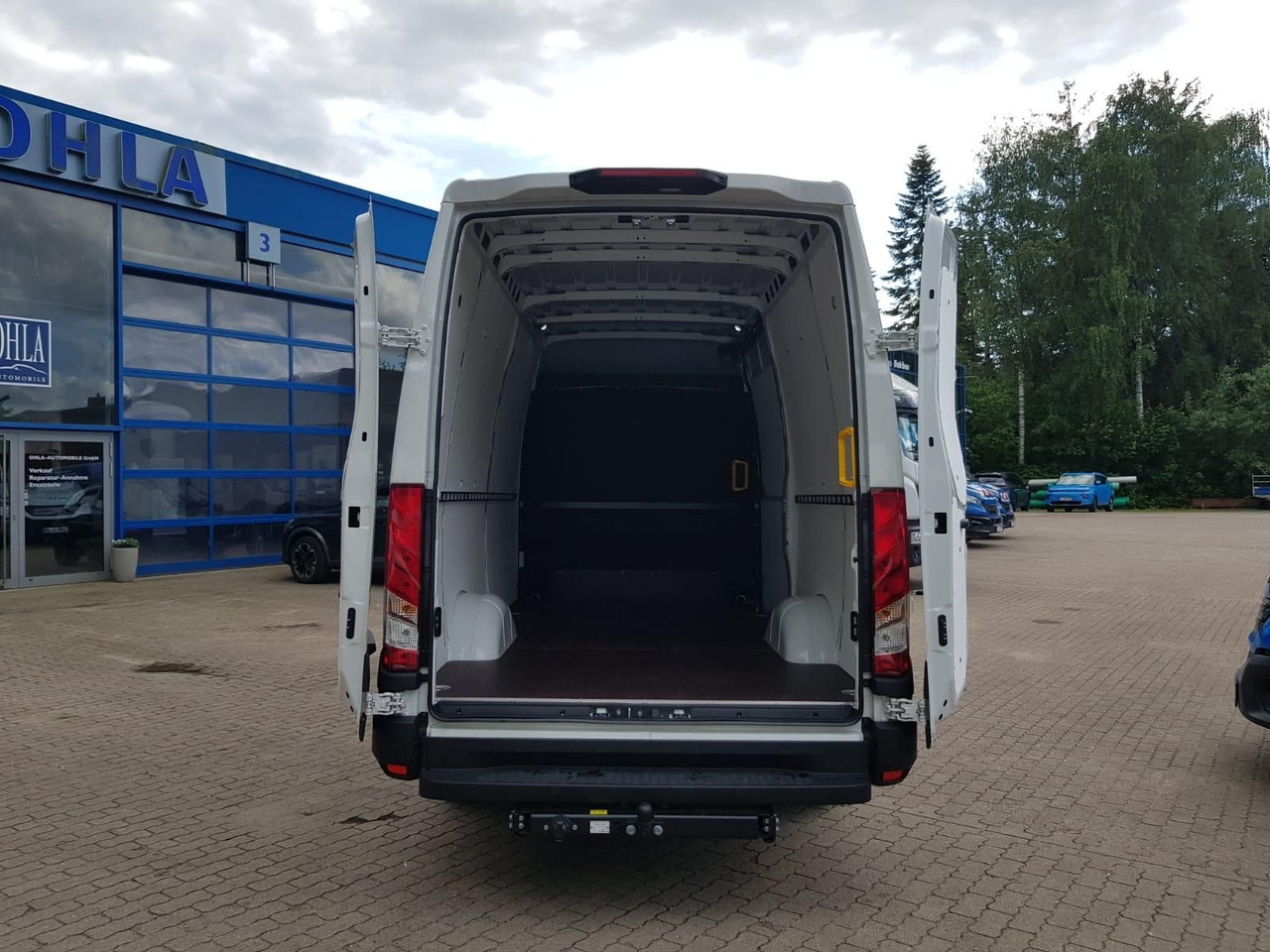 Iveco Daily 35S18HA8 V 3520L mit AHK, Rückfahrkamer... - כלי רכב מסחרי עם לוח: תמונה 5 Iveco Daily 35S18HA8 V 3520L mit AHK, Rückfahrkamer... - כלי רכב מסחרי עם לוח: תמונה 5