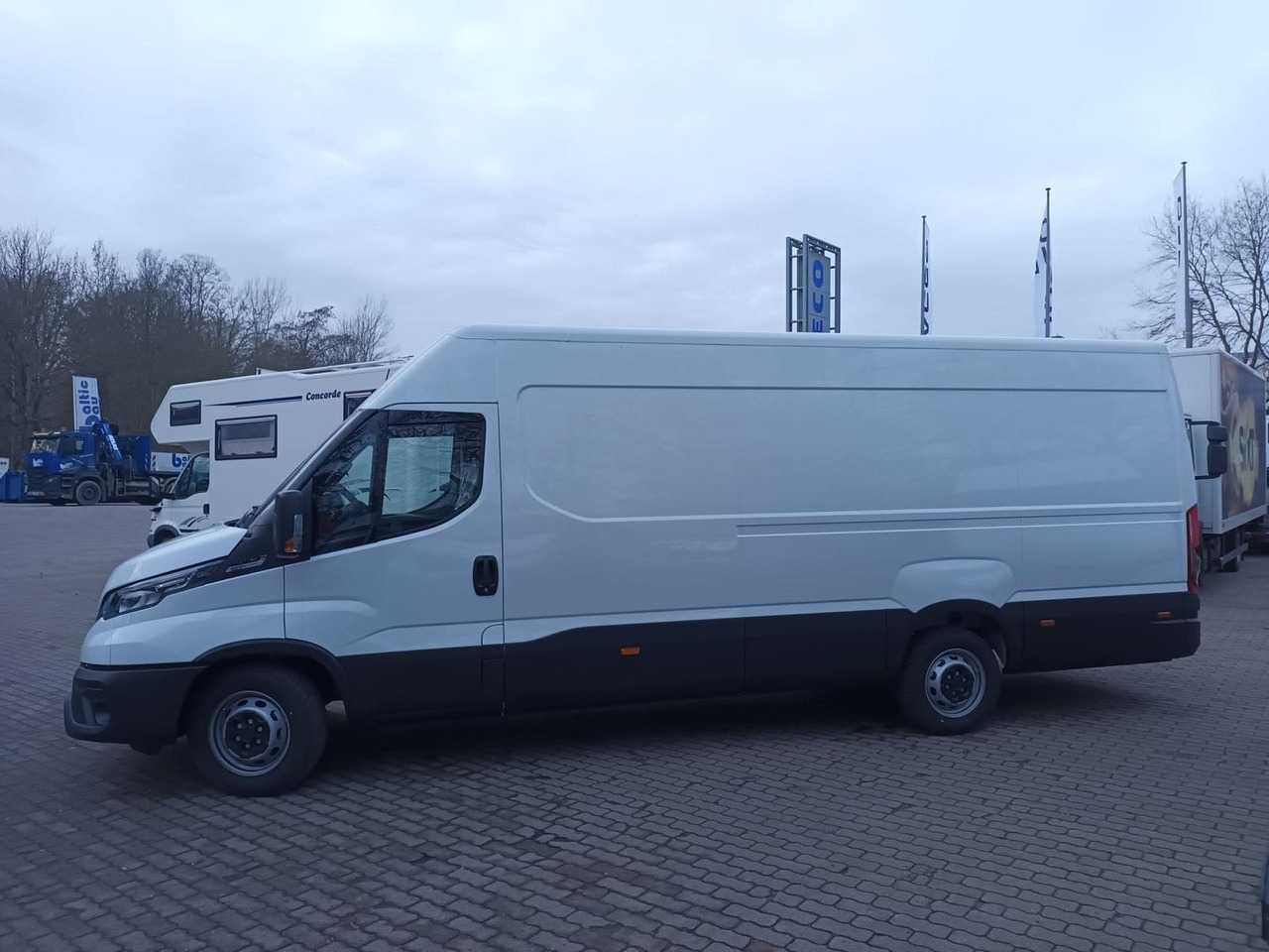 Iveco Daily 35S18HA8V 4100 KLIMA*AHK*RÜCKFAHRKAMERA... - כלי רכב מסחרי עם לוח: תמונה 2 Iveco Daily 35S18HA8V 4100 KLIMA*AHK*RÜCKFAHRKAMERA... - כלי רכב מסחרי עם לוח: תמונה 2