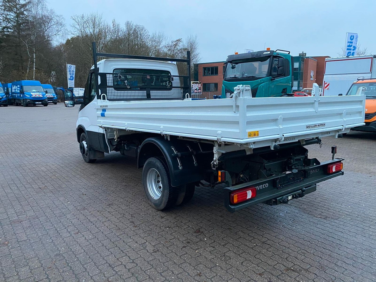 Iveco Daily 70C18H Meiler Dreiseitenkipper*AHK*RADI... - כלי רכב מסחרי מזהיר: תמונה 3 Iveco Daily 70C18H Meiler Dreiseitenkipper*AHK*RADI... - כלי רכב מסחרי מזהיר: תמונה 3