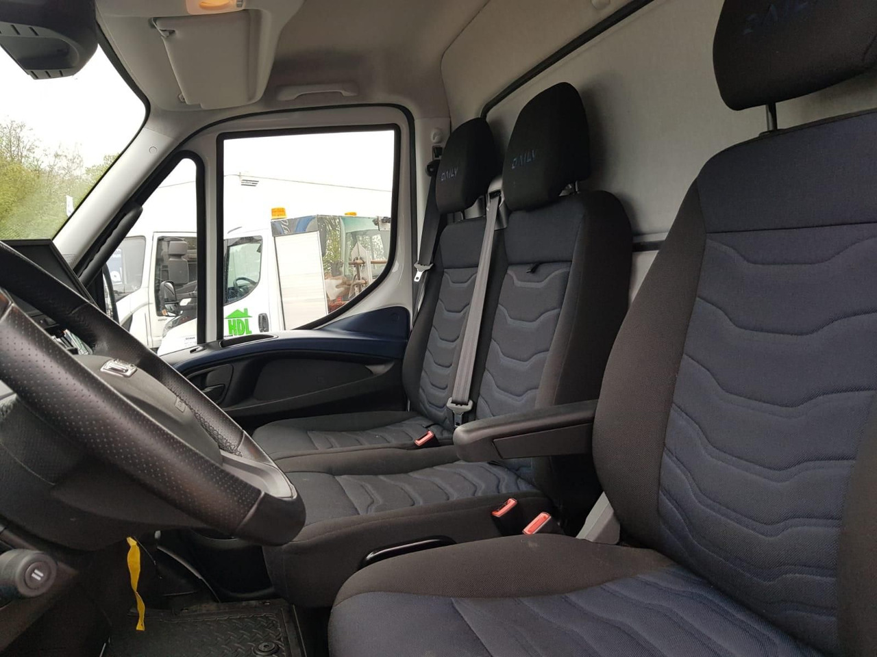 כלי רכב מסחרי עם תיבה Iveco Daily 70C18HA8/P Koffer, Luftfederung, Kamera: תמונה 15