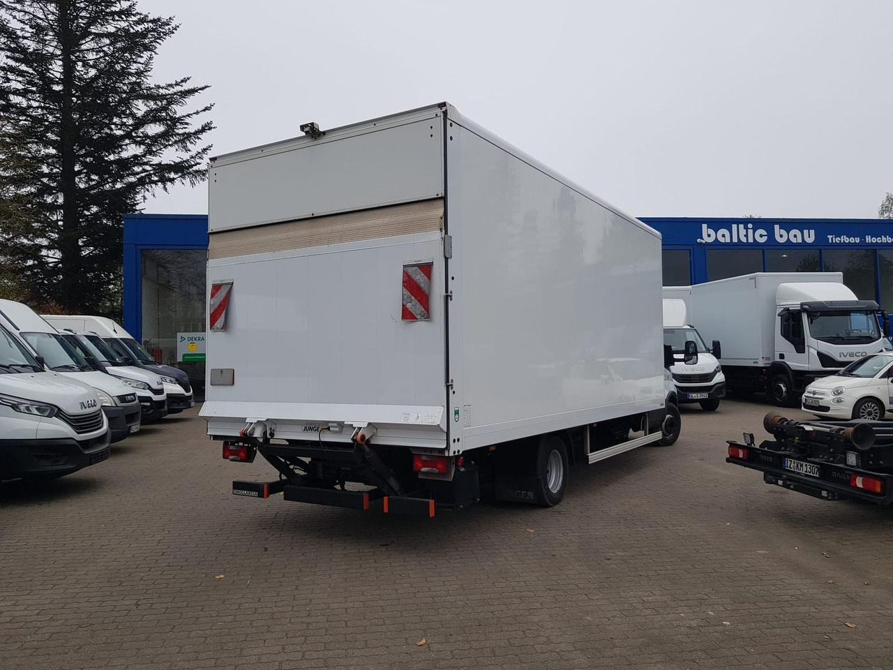 כלי רכב מסחרי עם תיבה Iveco Daily 70C18HA8/P Koffer, Luftfederung, Kamera: תמונה 11