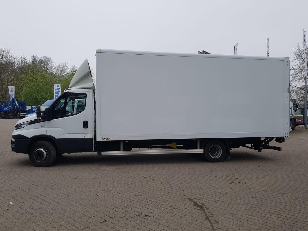Iveco Daily 70C18HA8/P Koffer, Luftfederung, Kamera - כלי רכב מסחרי עם תיבה: תמונה 3 Iveco Daily 70C18HA8/P Koffer, Luftfederung, Kamera - כלי רכב מסחרי עם תיבה: תמונה 3