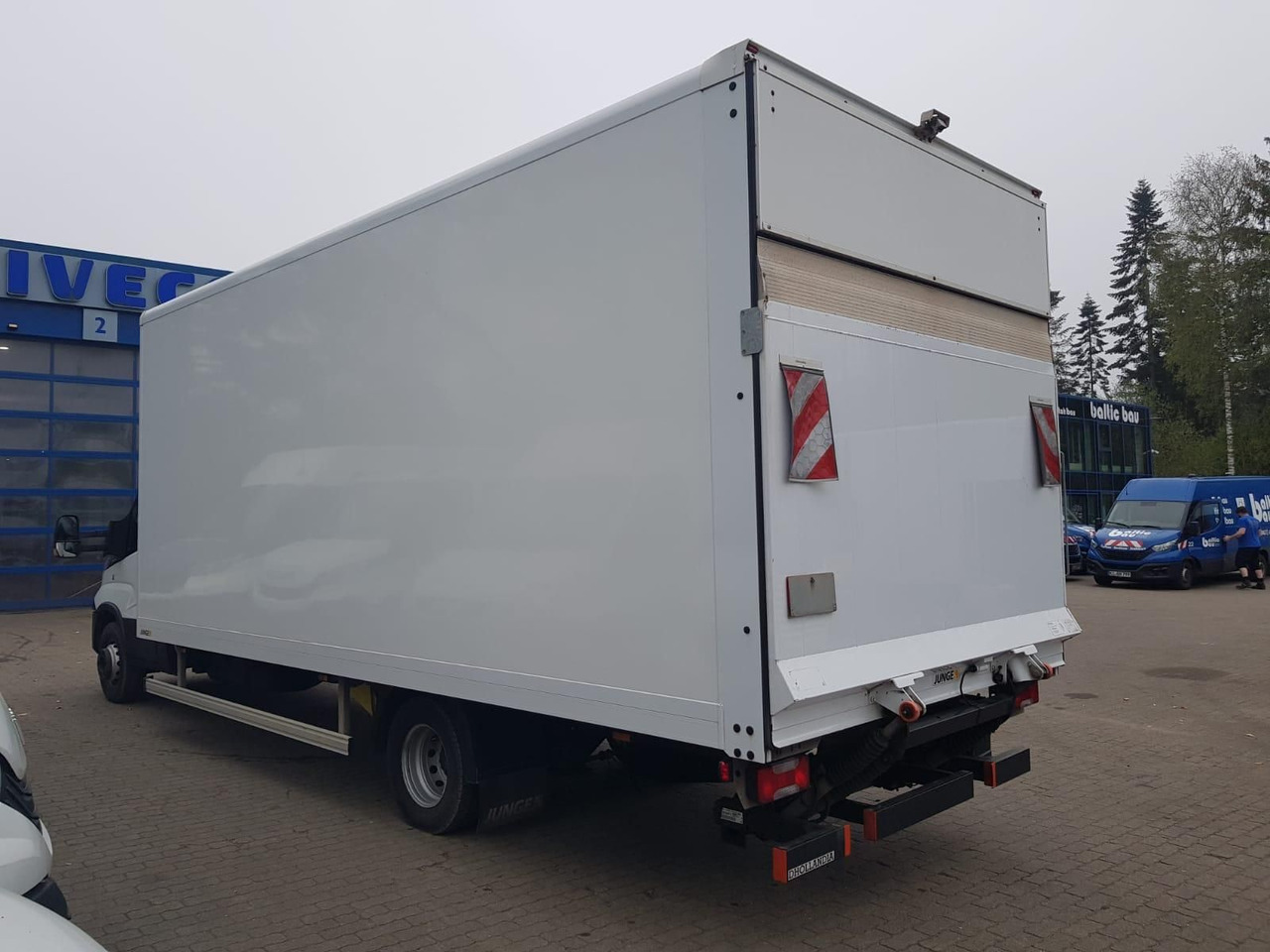 Iveco Daily 70C18HA8/P Koffer, Luftfederung, Kamera... - כלי רכב מסחרי עם תיבה: תמונה 4 Iveco Daily 70C18HA8/P Koffer, Luftfederung, Kamera... - כלי רכב מסחרי עם תיבה: תמונה 4