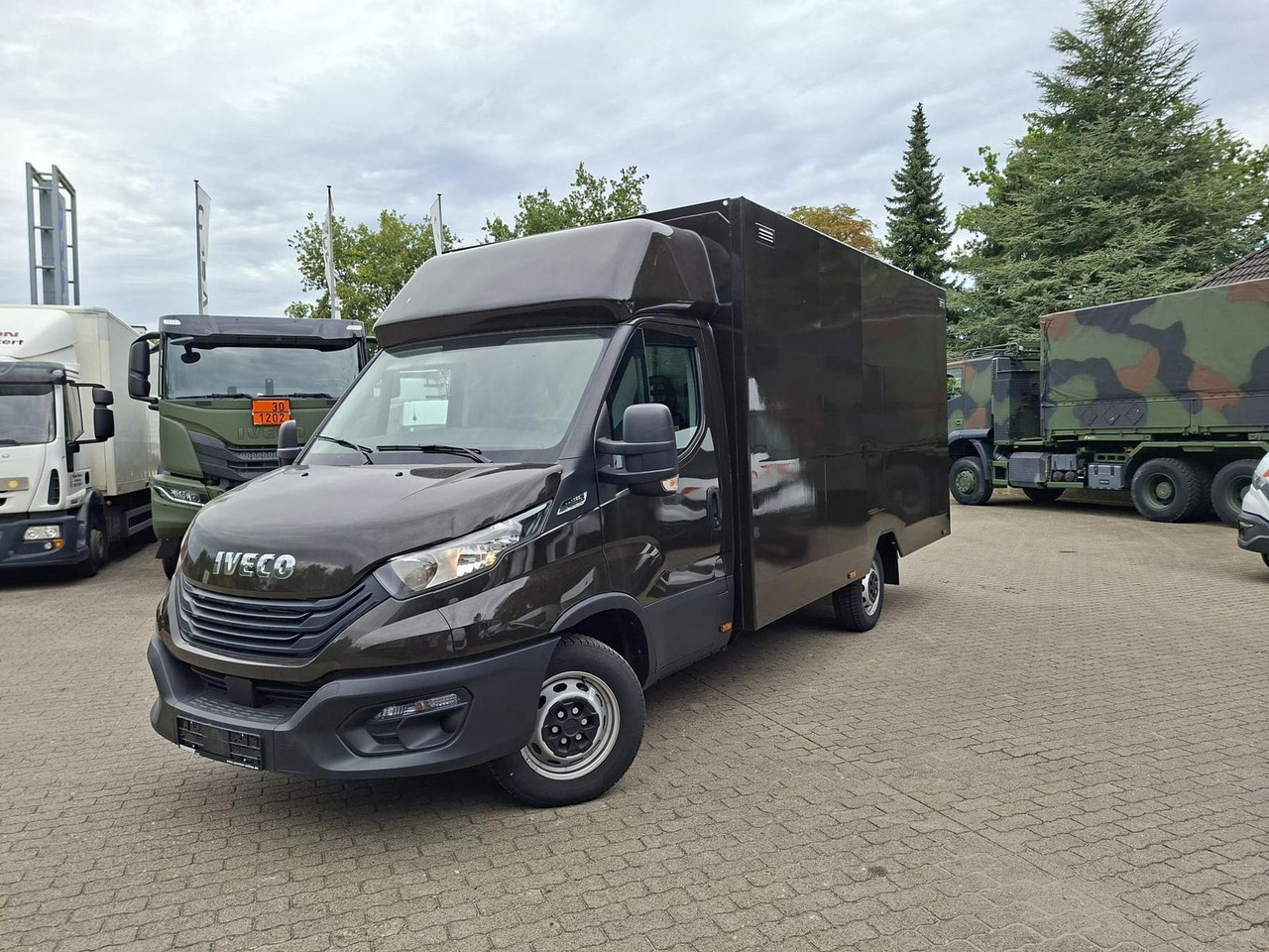 Iveco IVECO 35S16A8 Integralkoffer*Kamera*Tempomat - כלי רכב מסחרי עם תיבה: תמונה 1 Iveco IVECO 35S16A8 Integralkoffer*Kamera*Tempomat - כלי רכב מסחרי עם תיבה: תמונה 1