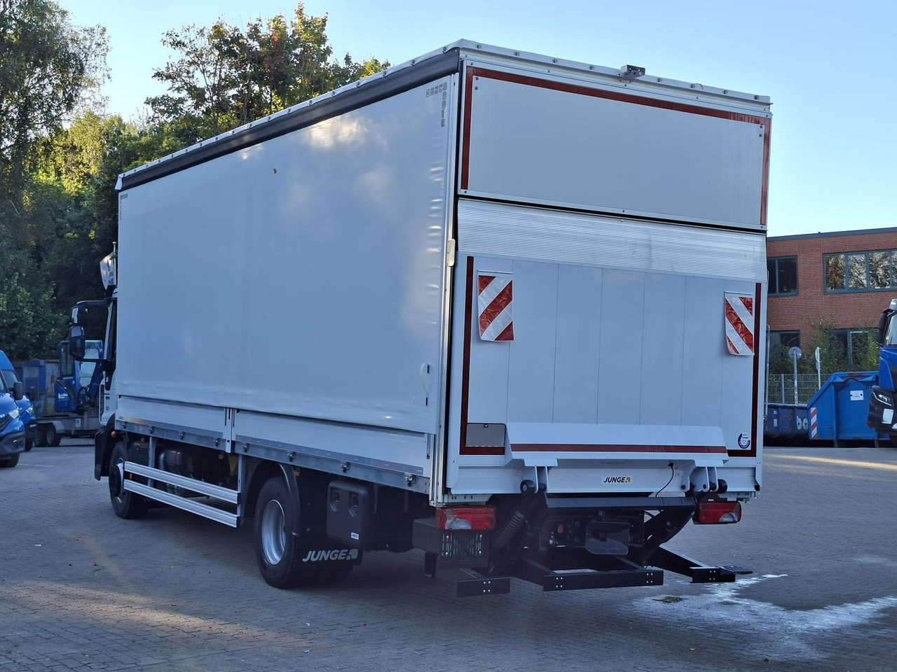 Iveco ML120E25/P JUNGE KOFFER LBW 1,5t AHK 185 kW (... - משאית: תמונה 4 Iveco ML120E25/P JUNGE KOFFER LBW 1,5t AHK 185 kW (... - משאית: תמונה 4