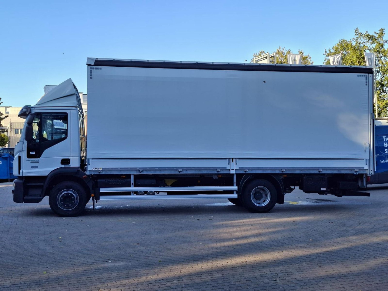 Iveco ML120E25/P JUNGE KOFFER LBW 1,5t AHK 185 kW (... - משאית: תמונה 2 Iveco ML120E25/P JUNGE KOFFER LBW 1,5t AHK 185 kW (... - משאית: תמונה 2