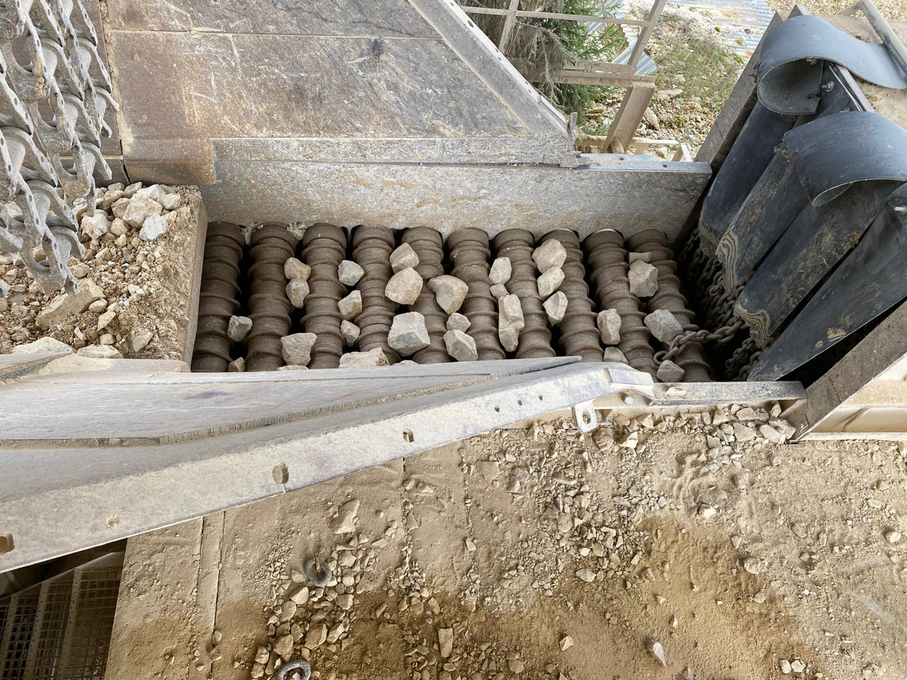 Böhringer – Pre-crusher plant / Vorbrecher Anlage - מגרסת התנגשות: תמונה 2 Böhringer – Pre-crusher plant / Vorbrecher Anlage - מגרסת התנגשות: תמונה 2