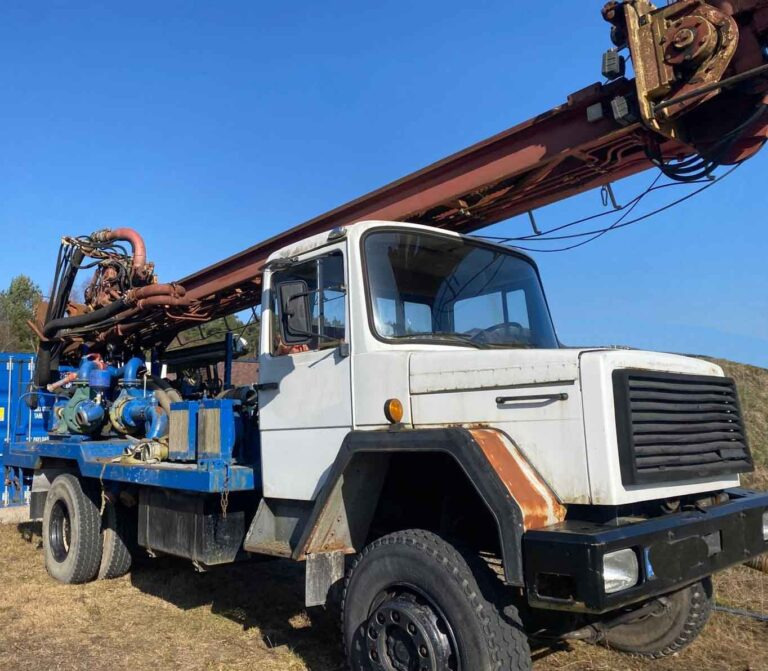 Bomag B200 auf Iveco-LKW – Well drill / Brunnenbohrer - אסדת קידוח: תמונה 1 Bomag B200 auf Iveco-LKW – Well drill / Brunnenbohrer - אסדת קידוח: תמונה 1