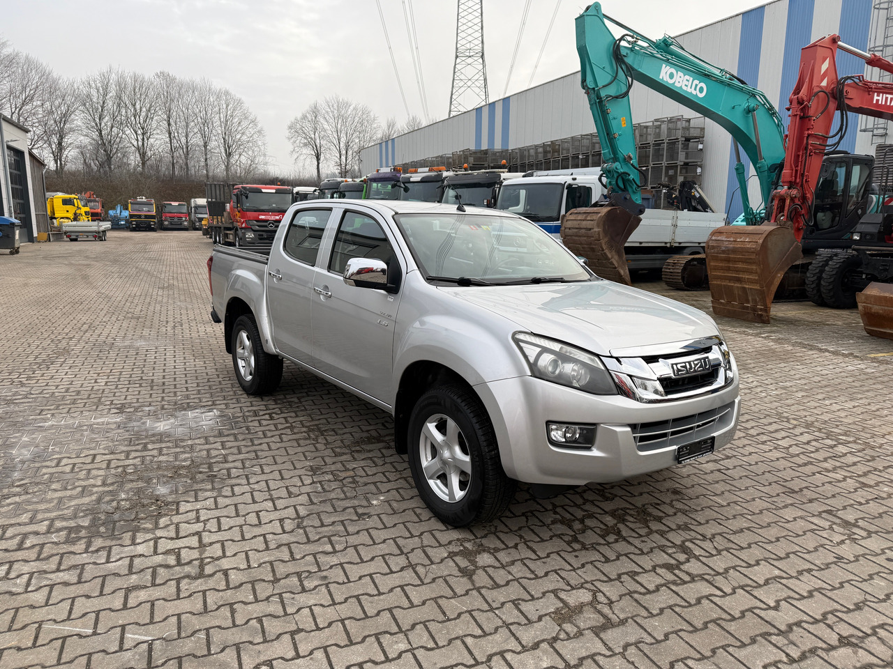 Isuzu DMAX 2,5 Pickup Automatik - טנדר: תמונה 3 Isuzu DMAX 2,5 Pickup Automatik - טנדר: תמונה 3