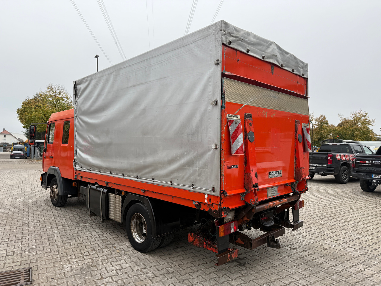 MAN 8.174 Pritsche+Plane+Ladebordwand DOKA L2000 - משאית וילונות צד: תמונה 5 MAN 8.174 Pritsche+Plane+Ladebordwand DOKA L2000 - משאית וילונות צד: תמונה 5