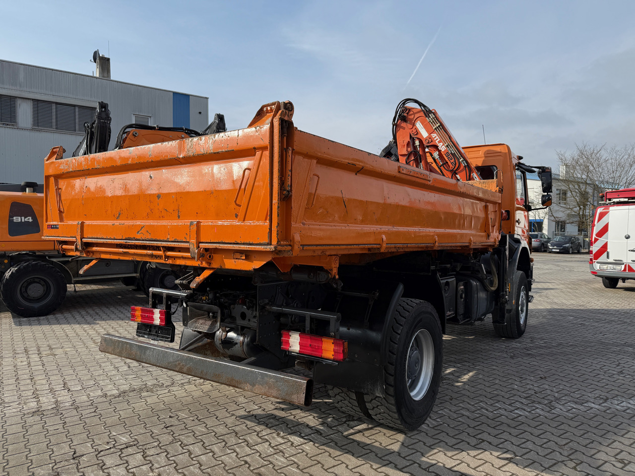 Mercedes-Benz 1833 Axor Kipper Kran Allrad - מזהיר, משאית מנוף: תמונה 4 Mercedes-Benz 1833 Axor Kipper Kran Allrad - מזהיר, משאית מנוף: תמונה 4