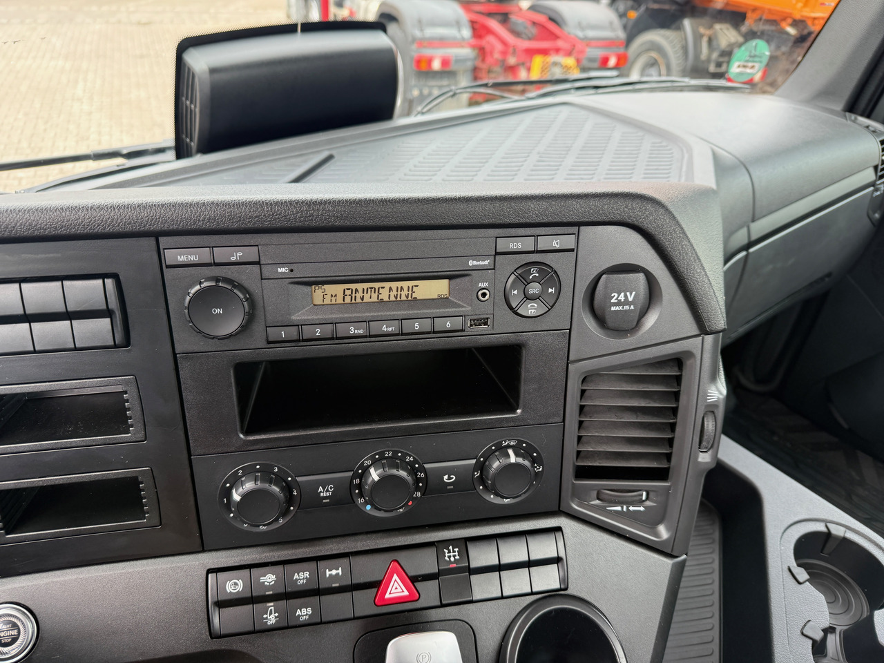 מזהיר Mercedes-Benz 1835 Arocs 3-Seiten-Kipper 4900 km: תמונה 18