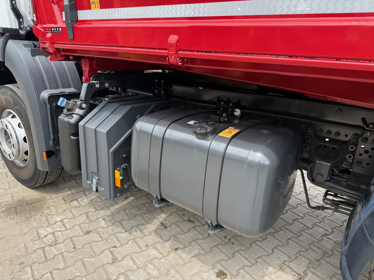 מזהיר Mercedes-Benz 1835 Arocs 3-Seiten-Kipper 4900 km: תמונה 11