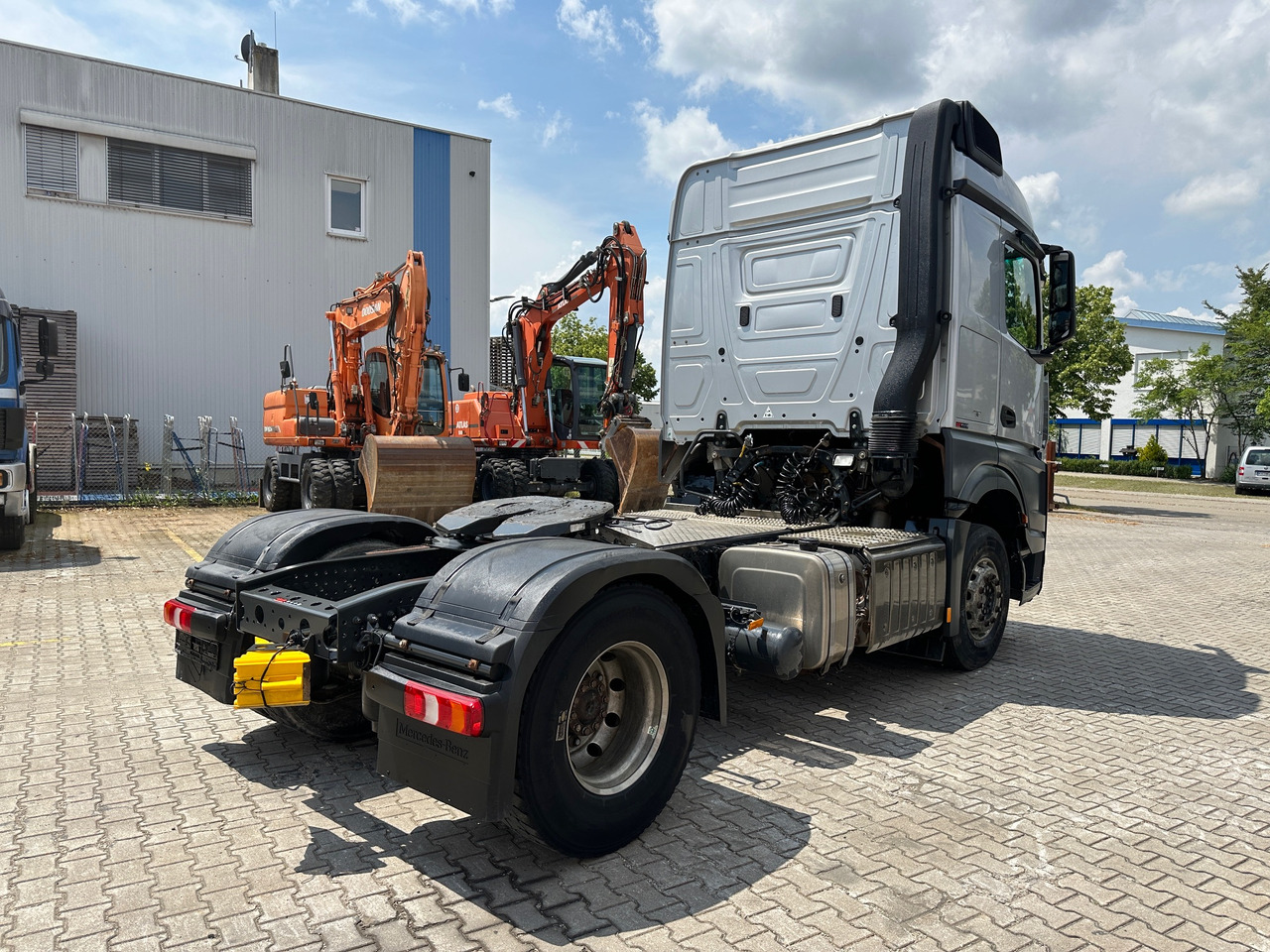 Mercedes-Benz 1845 Arocs SZM Kipphydraulik Mischerantrieb - יחידת טרקטור: תמונה 4 Mercedes-Benz 1845 Arocs SZM Kipphydraulik Mischerantrieb - יחידת טרקטור: תמונה 4
