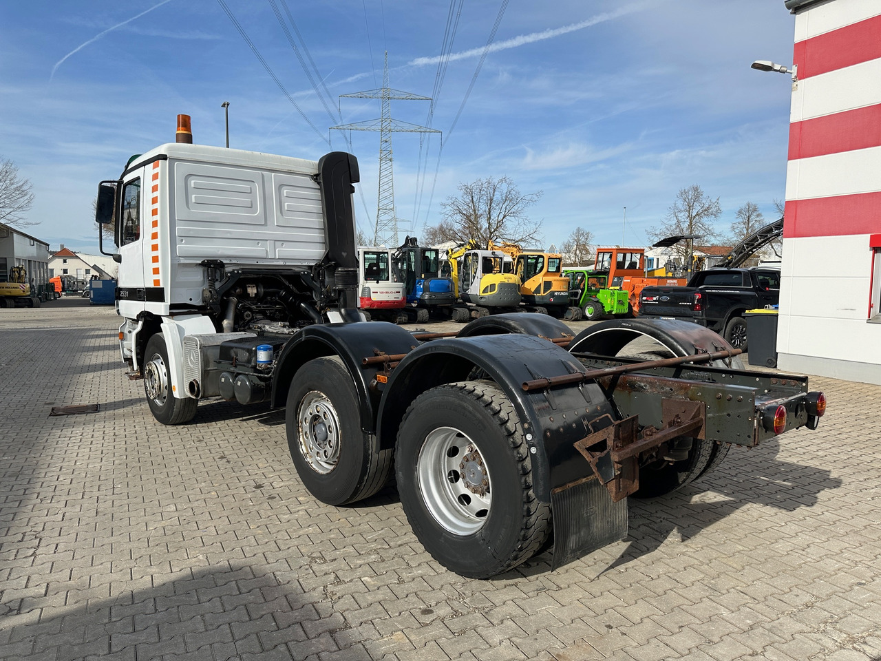 Mercedes-Benz 2531 Actros Fahrgestell - משאית עם שלדת תא: תמונה 5 Mercedes-Benz 2531 Actros Fahrgestell - משאית עם שלדת תא: תמונה 5