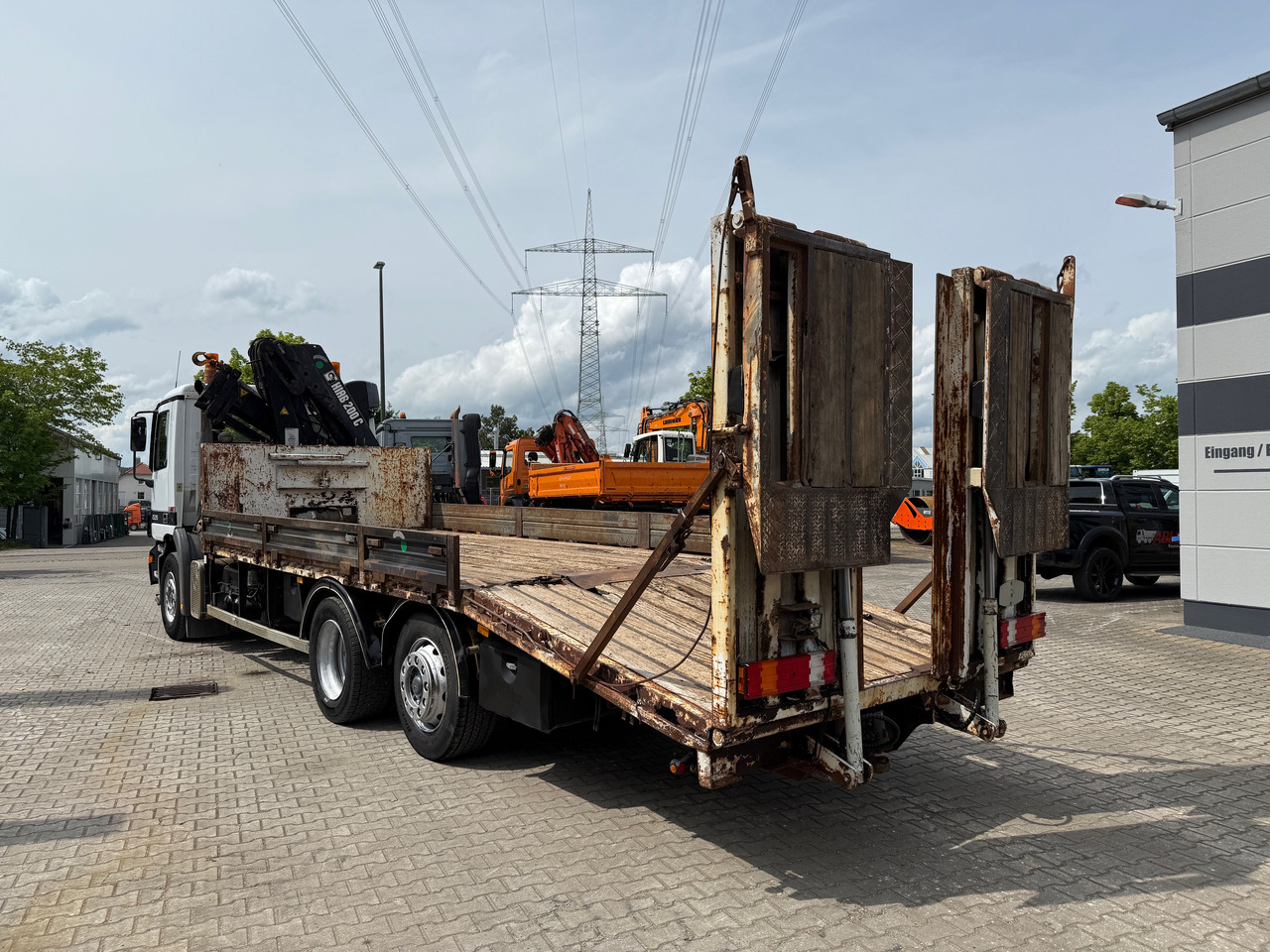 Mercedes-Benz 2535 Actros MP1 Baumaschinentransporter mit Kran und Rampen - משאית הובלה אוטומטית, משאית מנוף: תמונה 5 Mercedes-Benz 2535 Actros MP1 Baumaschinentransporter mit Kran und Rampen - משאית הובלה אוטומטית, משאית מנוף: תמונה 5