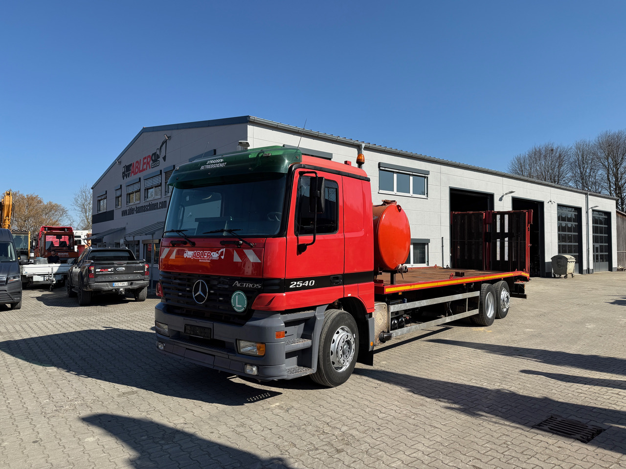 Mercedes-Benz 2540 Actros MP1 Baumaschinentrnasporter - משאית: תמונה 2 Mercedes-Benz 2540 Actros MP1 Baumaschinentrnasporter - משאית: תמונה 2