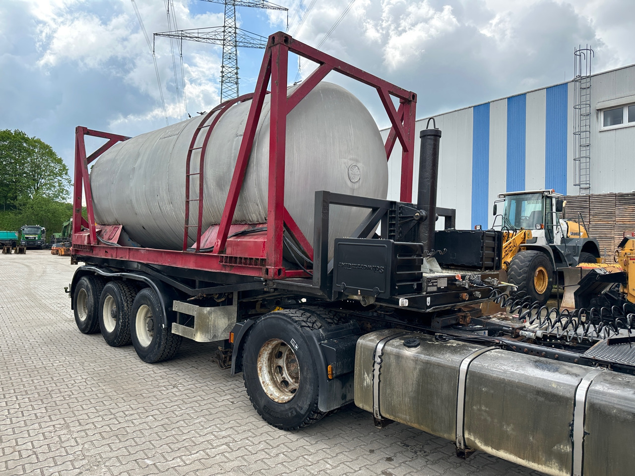 Schmidt CKSA 10/22-20 20 ft Containerkippchassis mit Lebensmitteltank - סמיטריילר עם מזהיר: תמונה 5 Schmidt CKSA 10/22-20 20 ft Containerkippchassis mit Lebensmitteltank - סמיטריילר עם מזהיר: תמונה 5