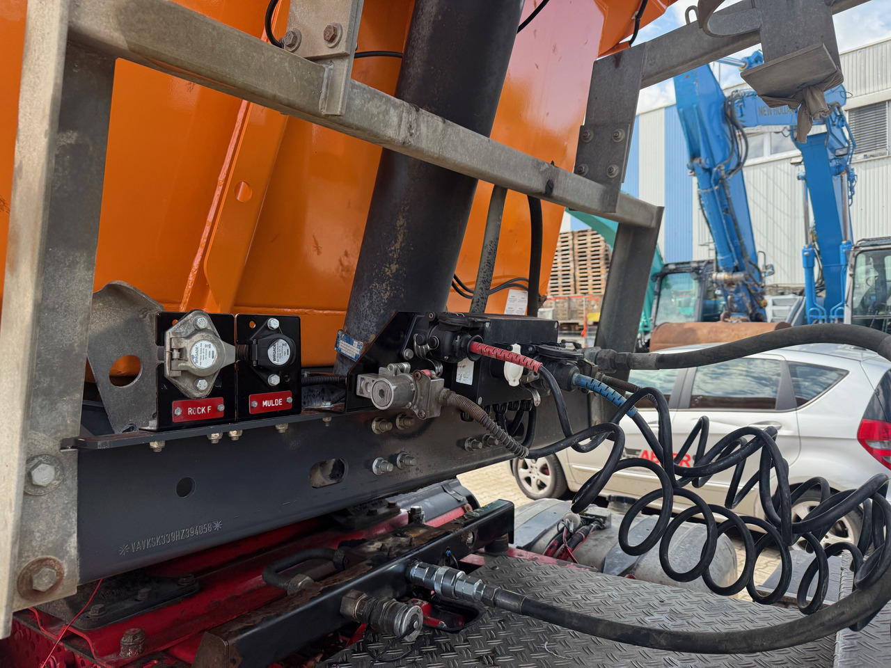 סמיטריילר עם מזהיר Schwarzmüller Kippauflieger Gesteinsmulde verstärkt Liftachse: תמונה 15