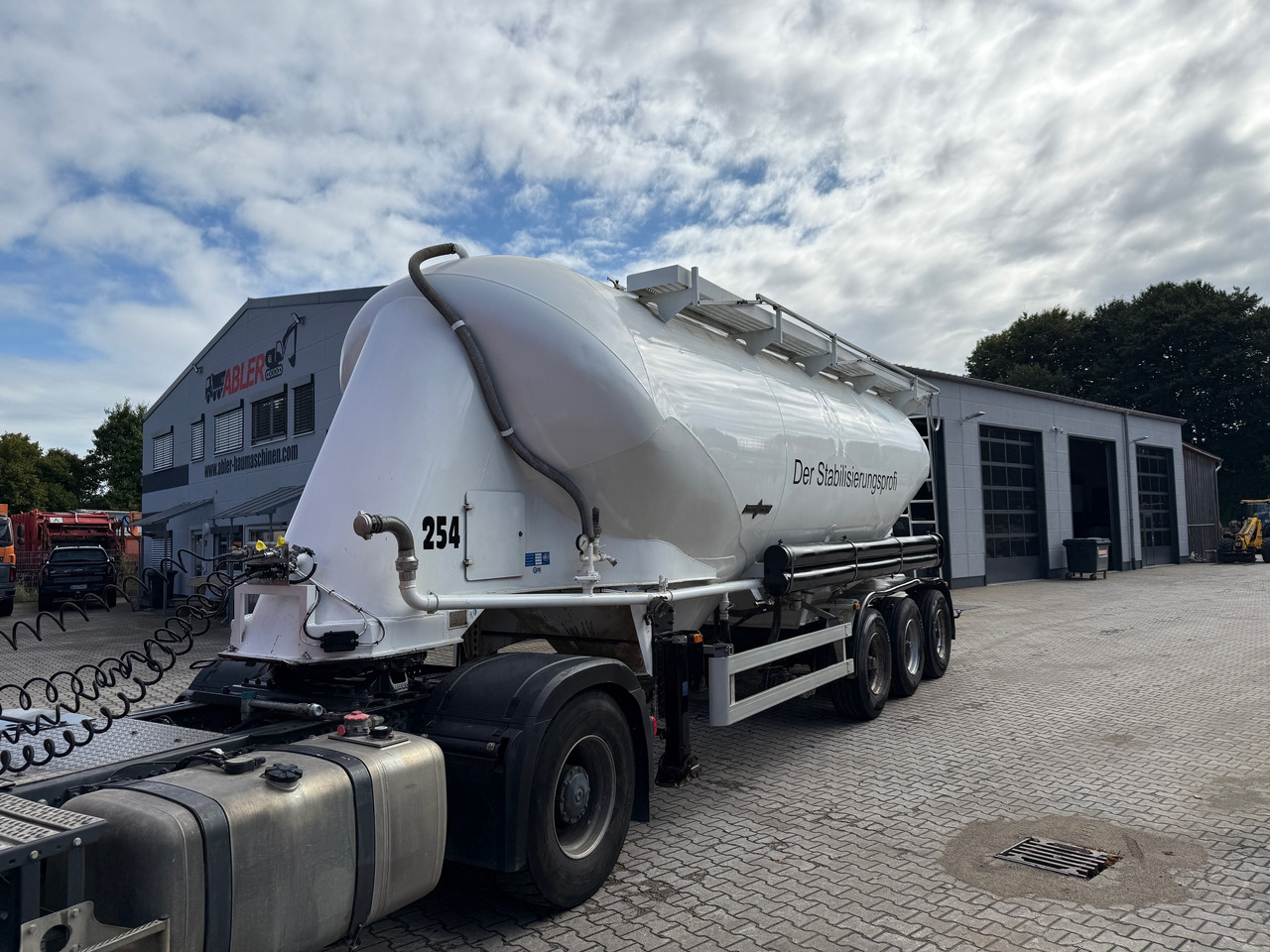 Spitzer SF24/34 3-Achs Siloauflieger - סמיטריילר Silo: תמונה 2 Spitzer SF24/34 3-Achs Siloauflieger - סמיטריילר Silo: תמונה 2