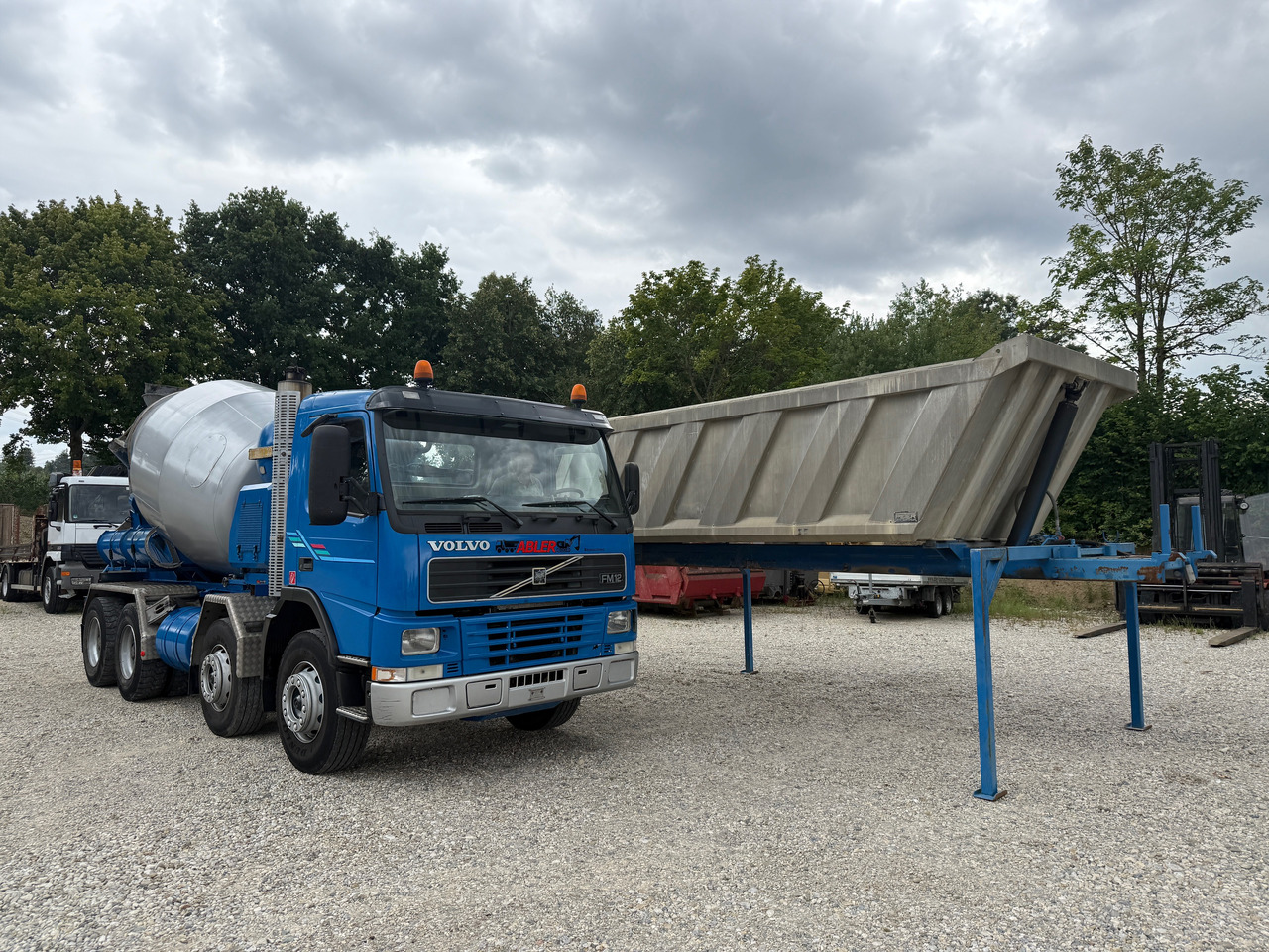 Volvo FM 12 420 WECHSELSYSTEM Betonmischer + Kipper AHK Klima - משאית מערבלת בטון: תמונה 2 Volvo FM 12 420 WECHSELSYSTEM Betonmischer + Kipper AHK Klima - משאית מערבלת בטון: תמונה 2
