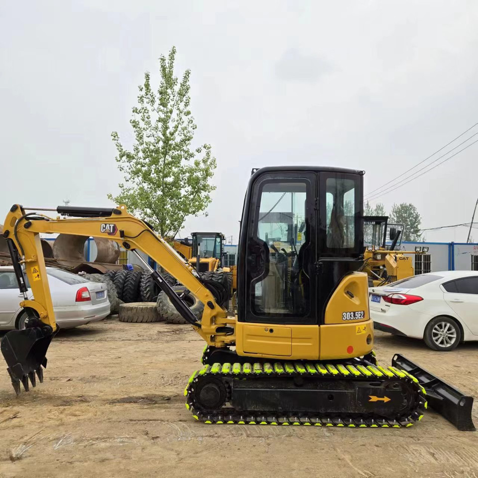 CATERPILLAR 303.5E2 - מיני מחפר: תמונה 2 CATERPILLAR 303.5E2 - מיני מחפר: תמונה 2