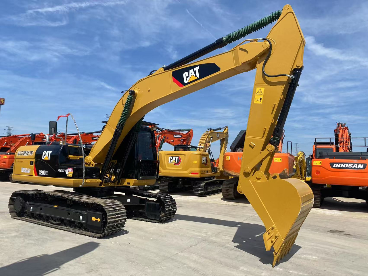 CATERPILLAR 320D2 - מחפר סורק: תמונה 1 CATERPILLAR 320D2 - מחפר סורק: תמונה 1