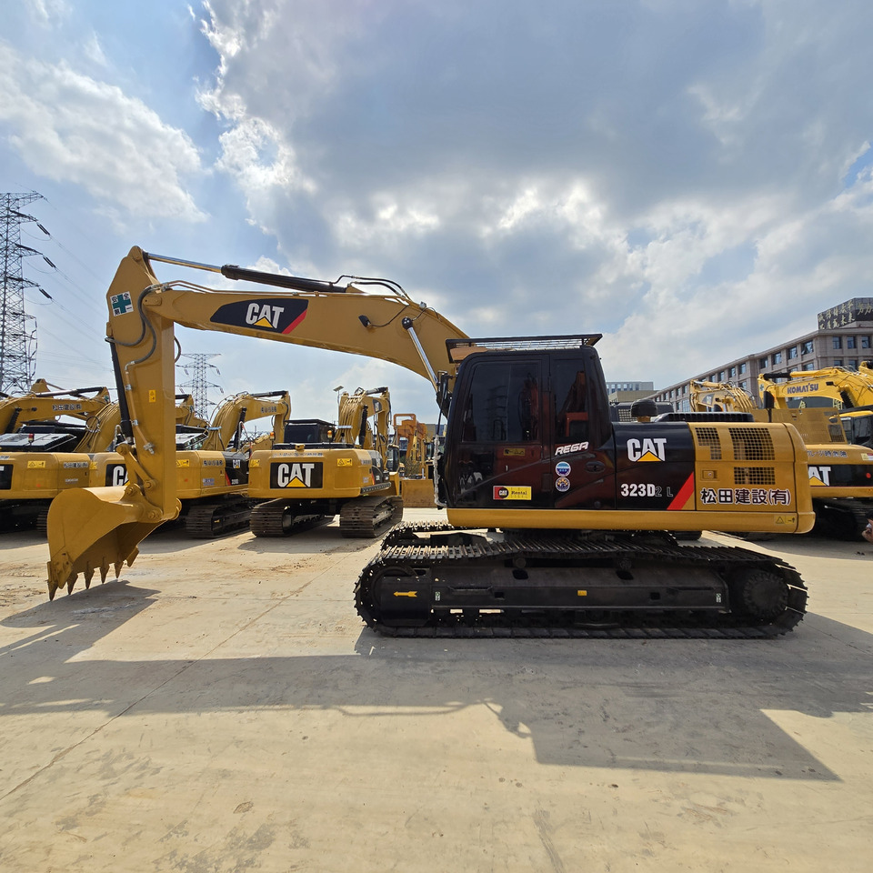מחפר CATERPILLAR 323D2L: תמונה 7