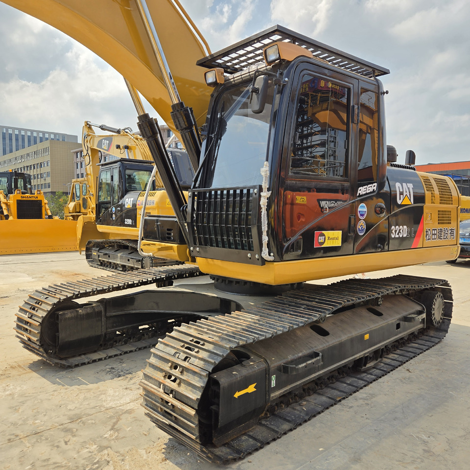 מחפר CATERPILLAR 323D2L: תמונה 8