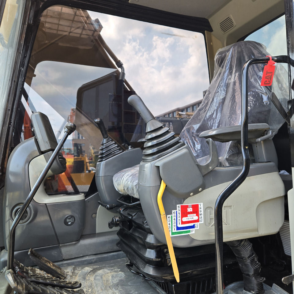 מחפר CATERPILLAR 323D2L: תמונה 15