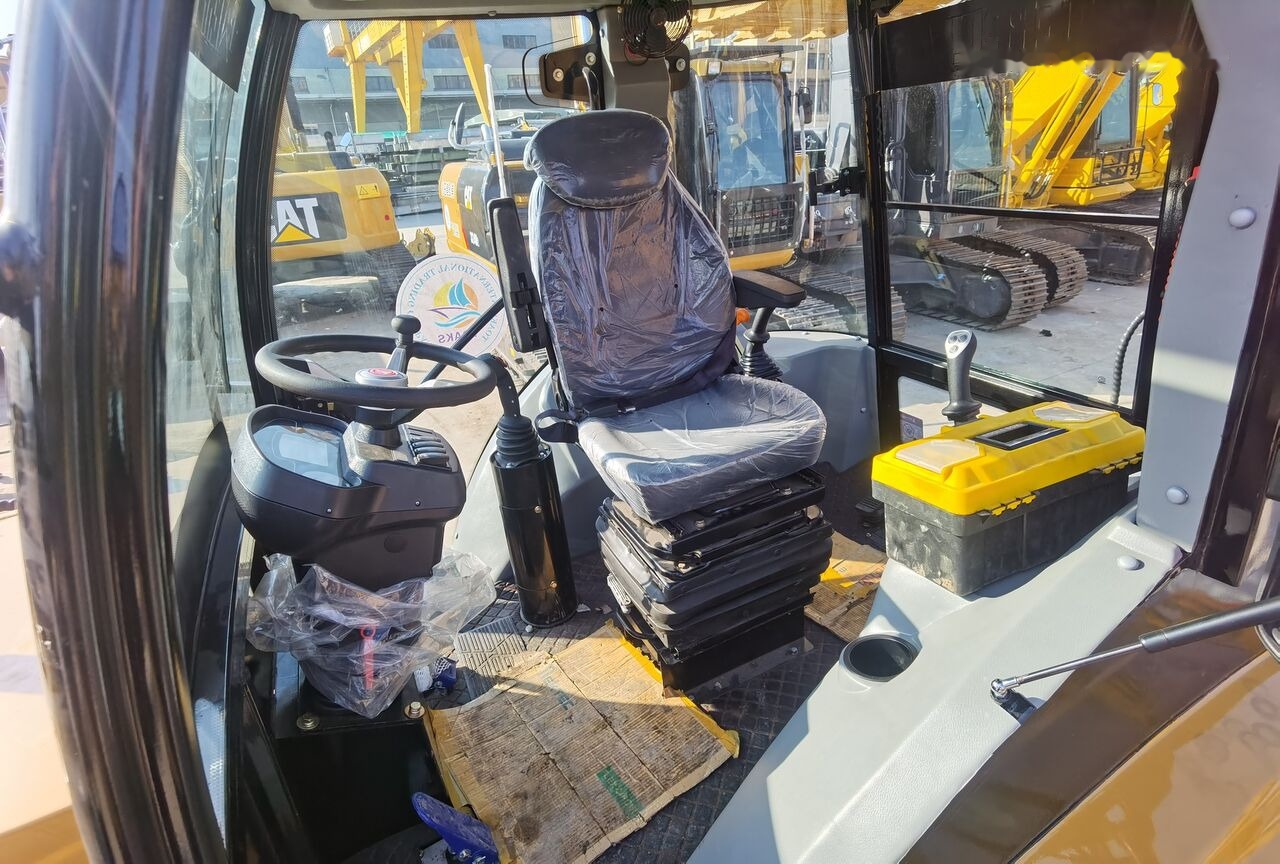 Caterpillar 420F2 - מחפרון: תמונה 5 Caterpillar 420F2 - מחפרון: תמונה 5