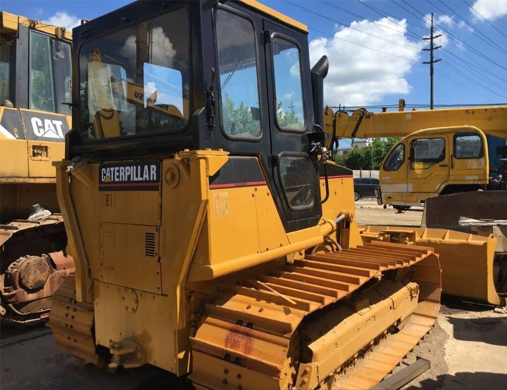 Caterpillar D4C - דחפור: תמונה 2 Caterpillar D4C - דחפור: תמונה 2