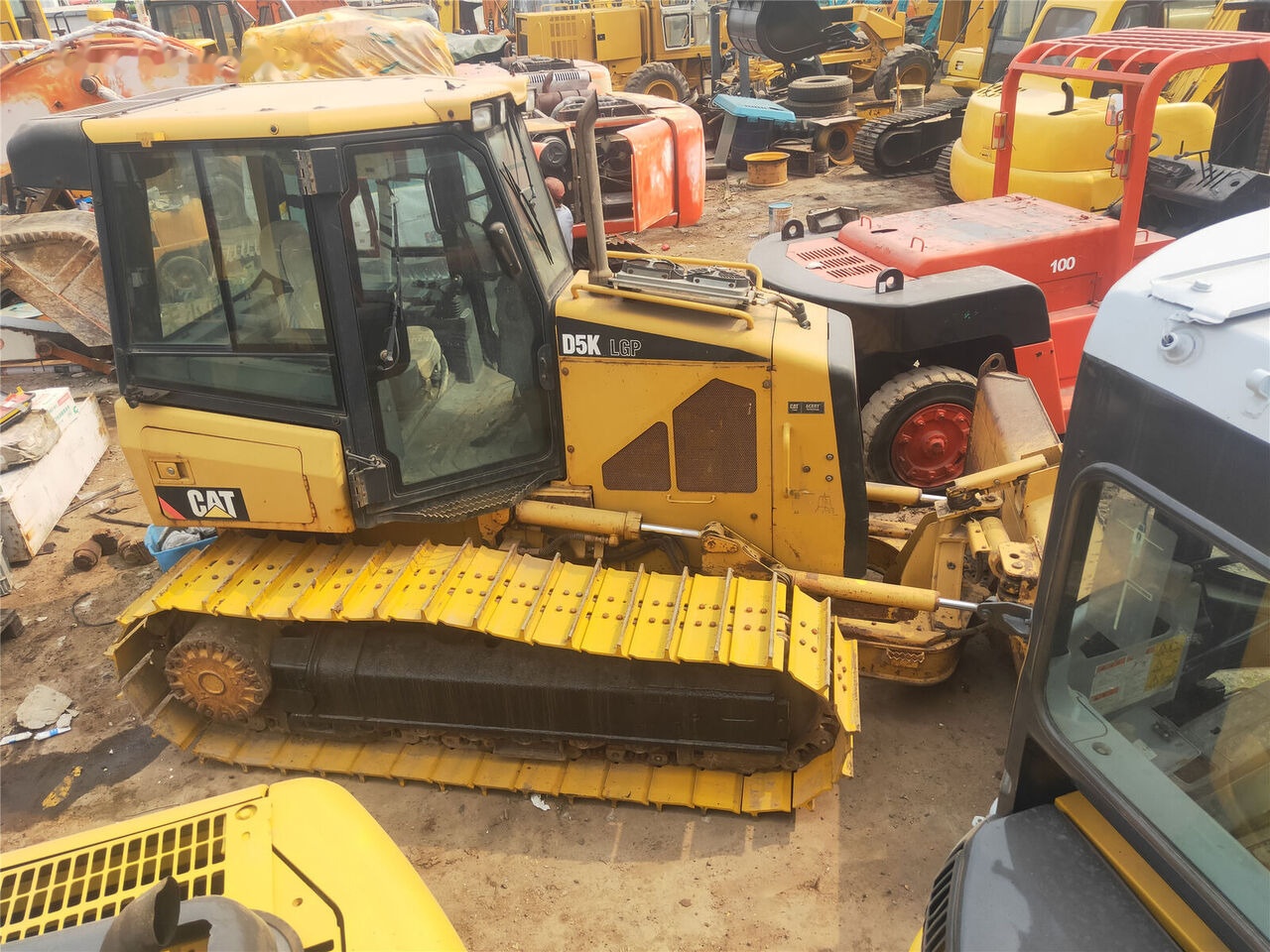 Caterpillar D5K - דחפור: תמונה 4 Caterpillar D5K - דחפור: תמונה 4