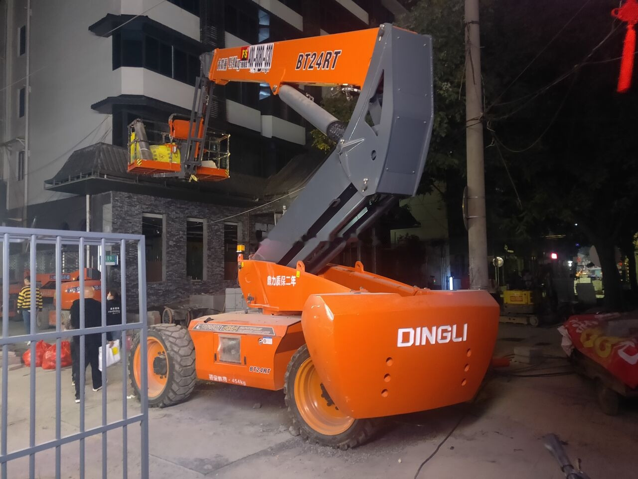 Dingli BT24RT - מוט טלסקופי: תמונה 1 Dingli BT24RT - מוט טלסקופי: תמונה 1
