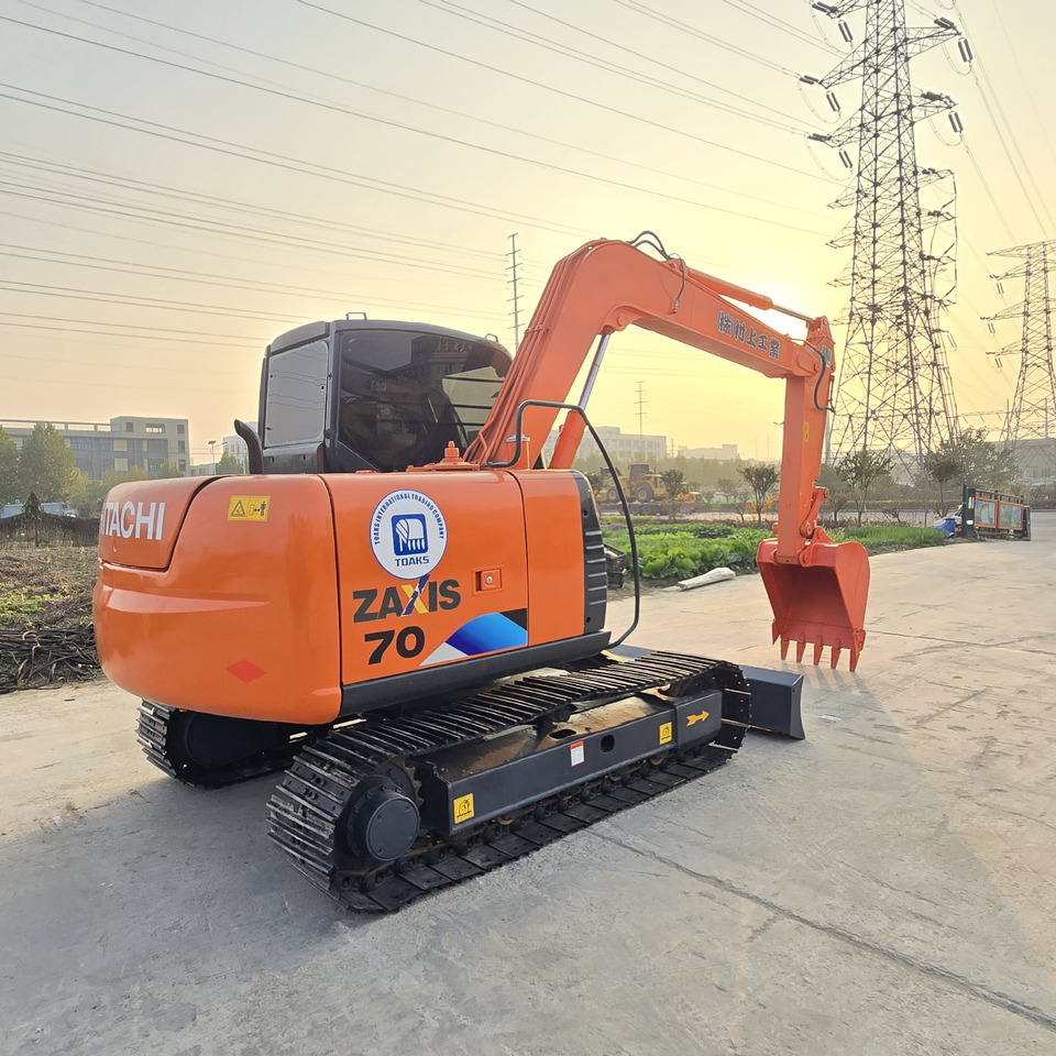 HITACHI ZX70 - מיני מחפר: תמונה 2 HITACHI ZX70 - מיני מחפר: תמונה 2