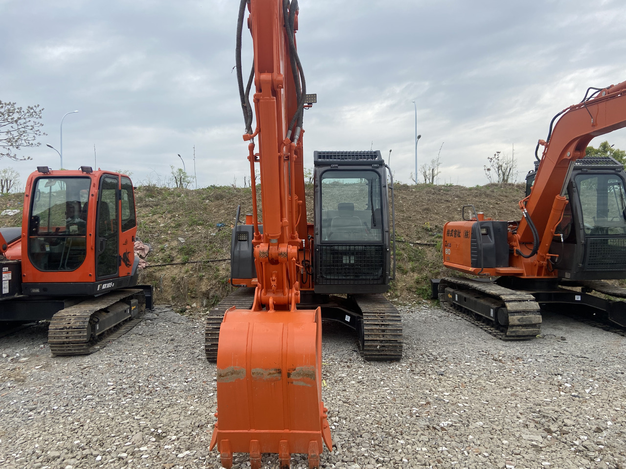 HITACHI ZX80 - מיני מחפר: תמונה 5 HITACHI ZX80 - מיני מחפר: תמונה 5