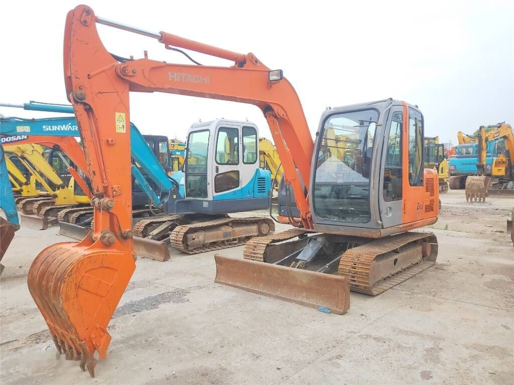 Hitachi ZX60 - מיני מחפר: תמונה 1 Hitachi ZX60 - מיני מחפר: תמונה 1
