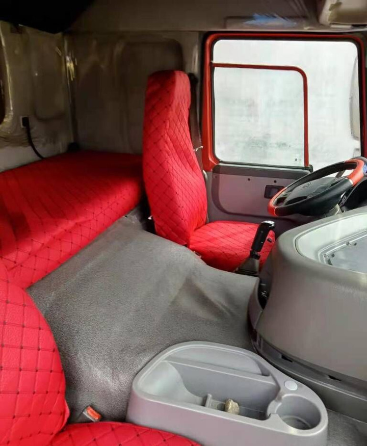Howo 8X4 Box Truck Box Van - מוביל מכולות/ משאית החלפת גוף: תמונה 5 Howo 8X4 Box Truck Box Van - מוביל מכולות/ משאית החלפת גוף: תמונה 5