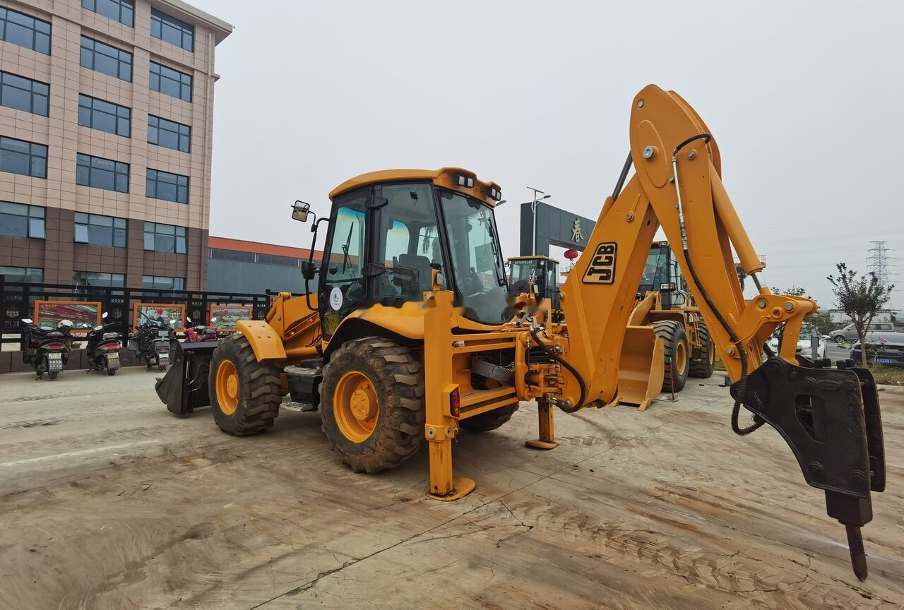JCB 4CX - מחפרון: תמונה 1 JCB 4CX - מחפרון: תמונה 1