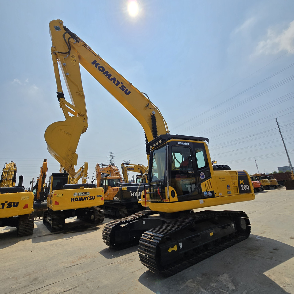 KOMATSU PC200-8 - מחפר: תמונה 2 KOMATSU PC200-8 - מחפר: תמונה 2