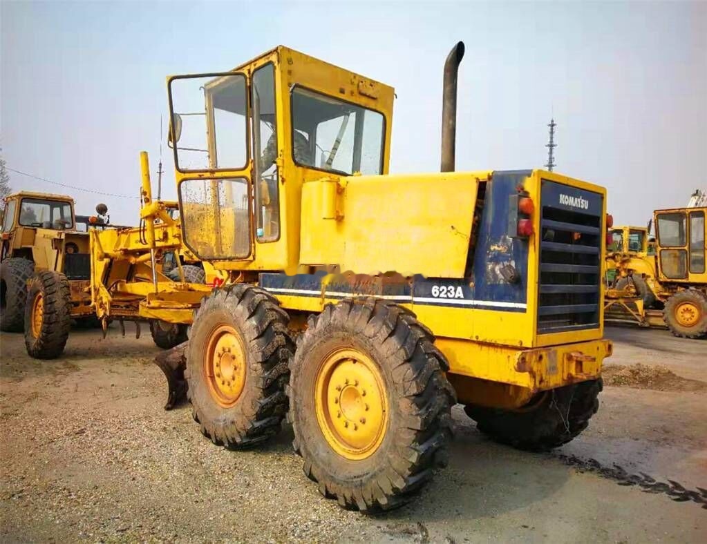 Komatsu GD623A - מפלסת: תמונה 4 Komatsu GD623A - מפלסת: תמונה 4