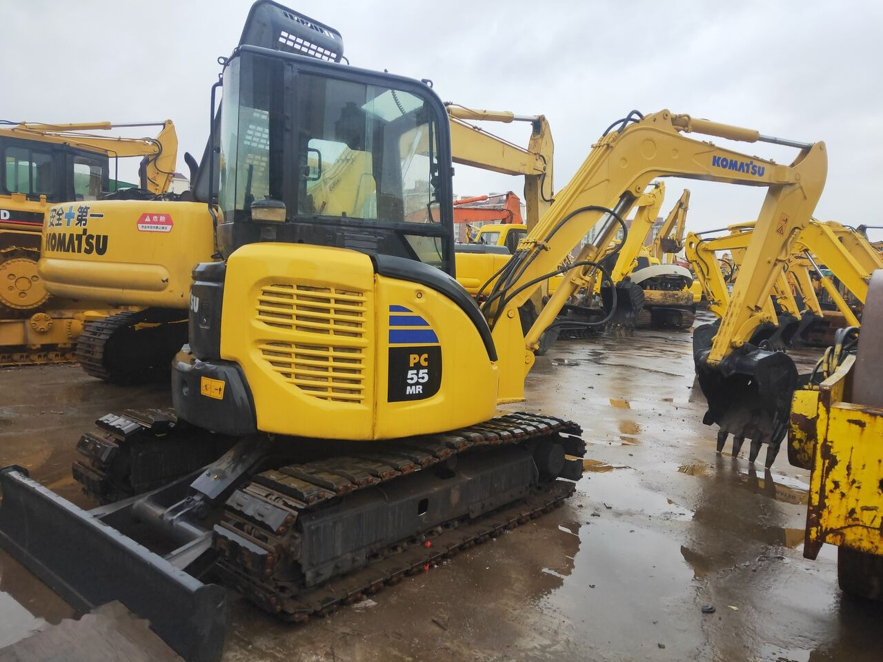 Komatsu PC55MR - מיני מחפר: תמונה 2 Komatsu PC55MR - מיני מחפר: תמונה 2