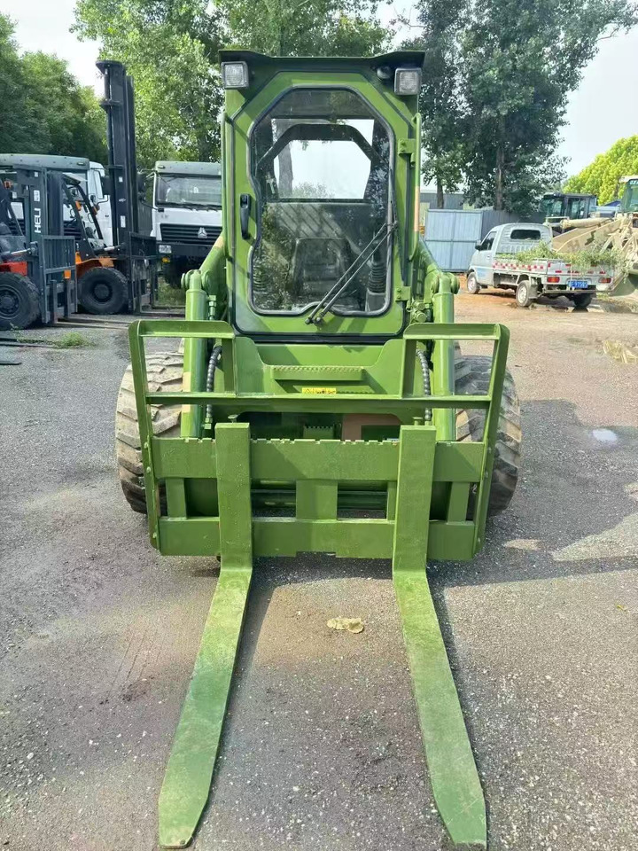 LIUGONG 375B - מעמיס היגוי החלקה: תמונה 2 LIUGONG 375B - מעמיס היגוי החלקה: תמונה 2