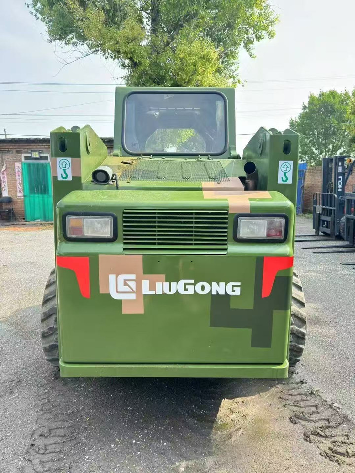 LIUGONG 375B - מעמיס היגוי החלקה: תמונה 3 LIUGONG 375B - מעמיס היגוי החלקה: תמונה 3