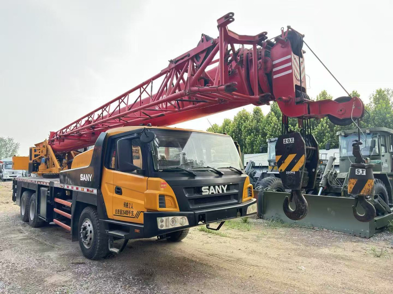 SANY STC200 - עגורן לכל שטח: תמונה 3 SANY STC200 - עגורן לכל שטח: תמונה 3