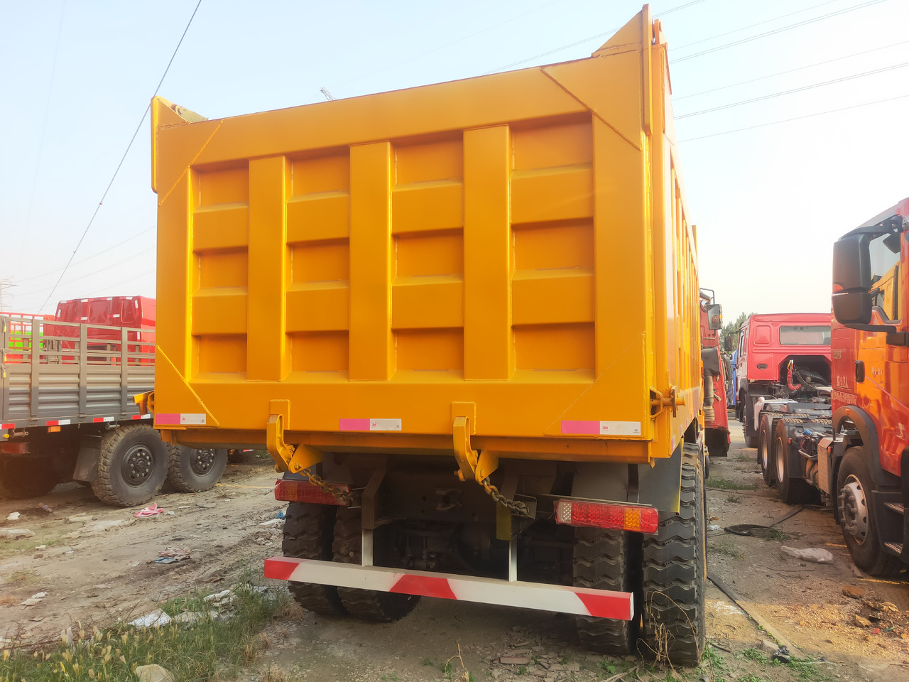 Shacman F3000 6*4 Dump truck - מזהיר: תמונה 4 Shacman F3000 6*4 Dump truck - מזהיר: תמונה 4